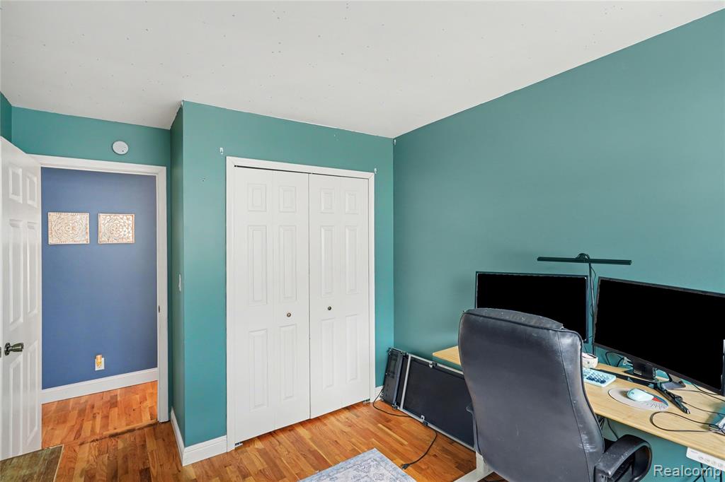 12519 Jennings Road Linden, MI 48451 - Photo 14 of 31 Gallery Image 14