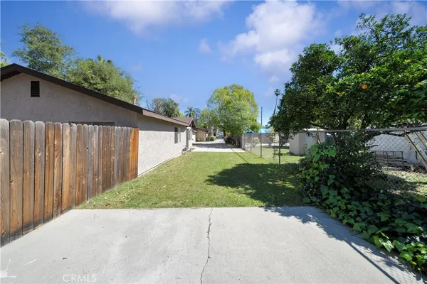 $1,500,000 | 1909 Summit Avenue, Pasadena, CA 91103