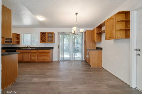 $1,500,000 | 1909 Summit Avenue, Pasadena, CA 91103