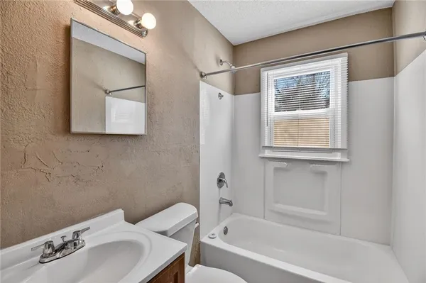$139,900 | 8911 East 29 Street, Kansas City, MO 64129
