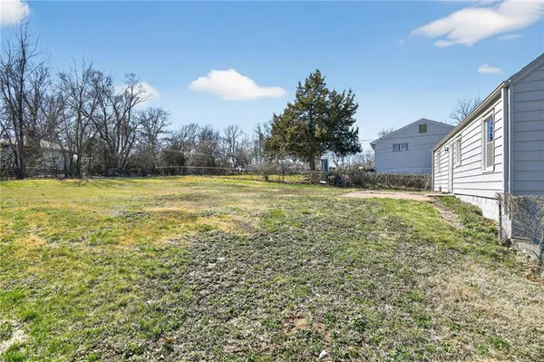 $139,900 | 8911 East 29 Street, Kansas City, MO 64129