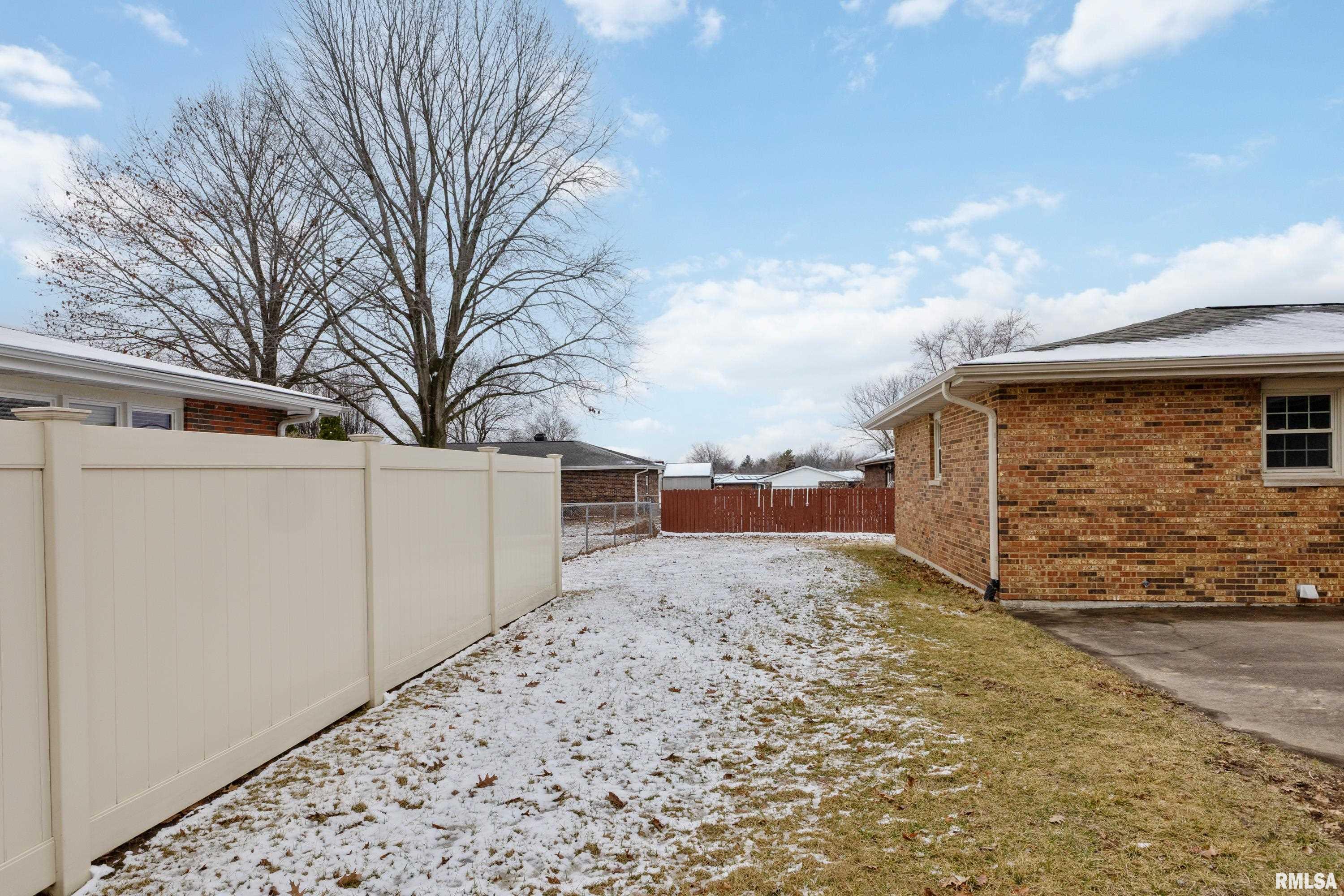 3800 Stonegate Road Quincy, IL 62305 - Photo 23 of 28