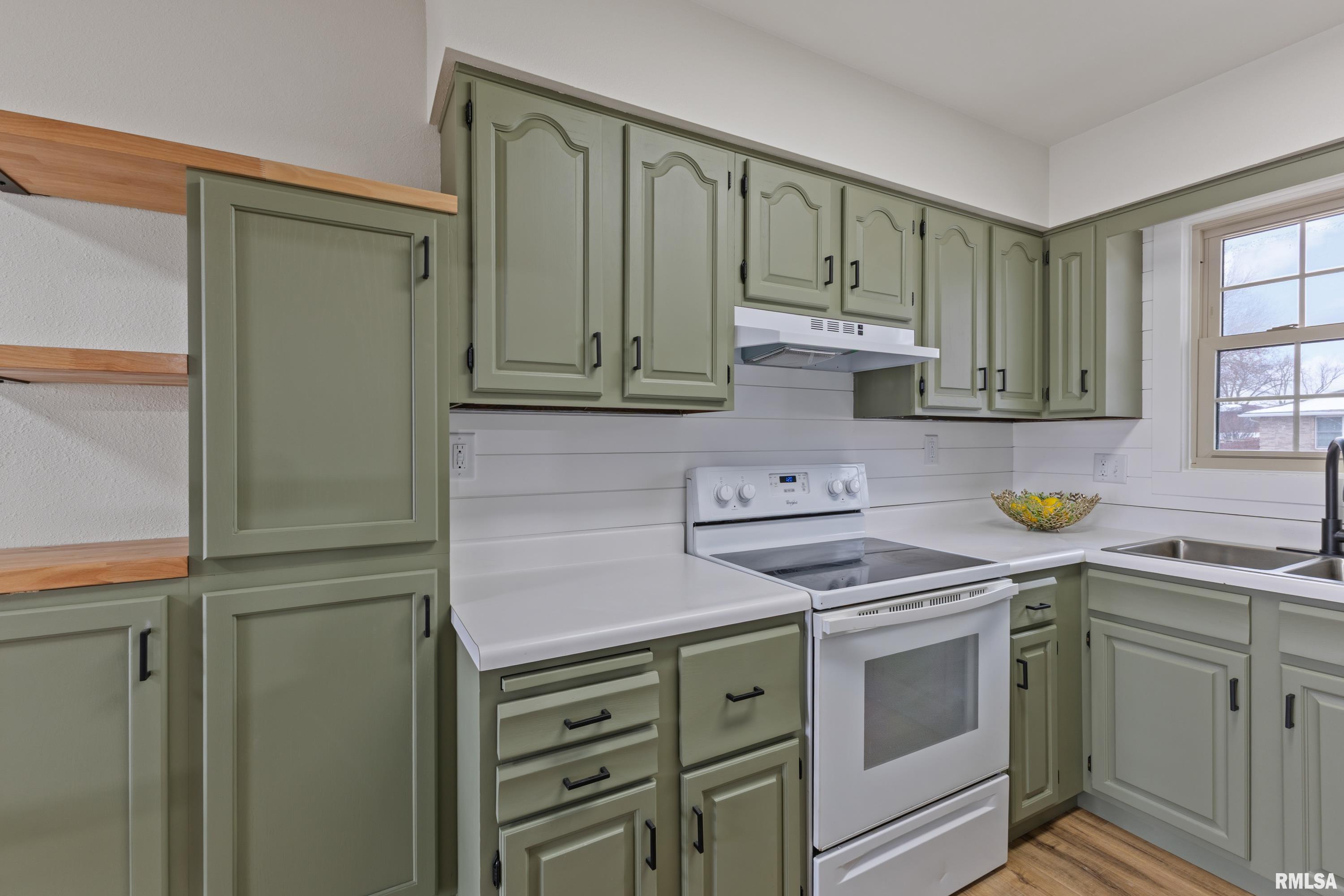 3800 Stonegate Road Quincy, IL 62305 - Photo 6 of 28