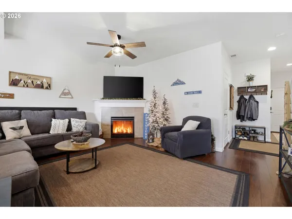 $429,900 | 15156 Southeast Shale Drive, Damascus, OR 97089
