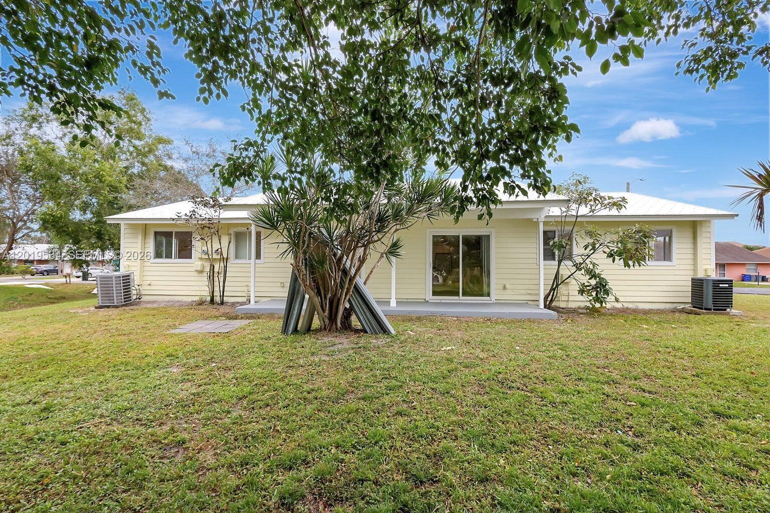 4667 Southeast Salvatori Road, Unit 4667 Stuart, FL 34997 - Photo 4 of 29