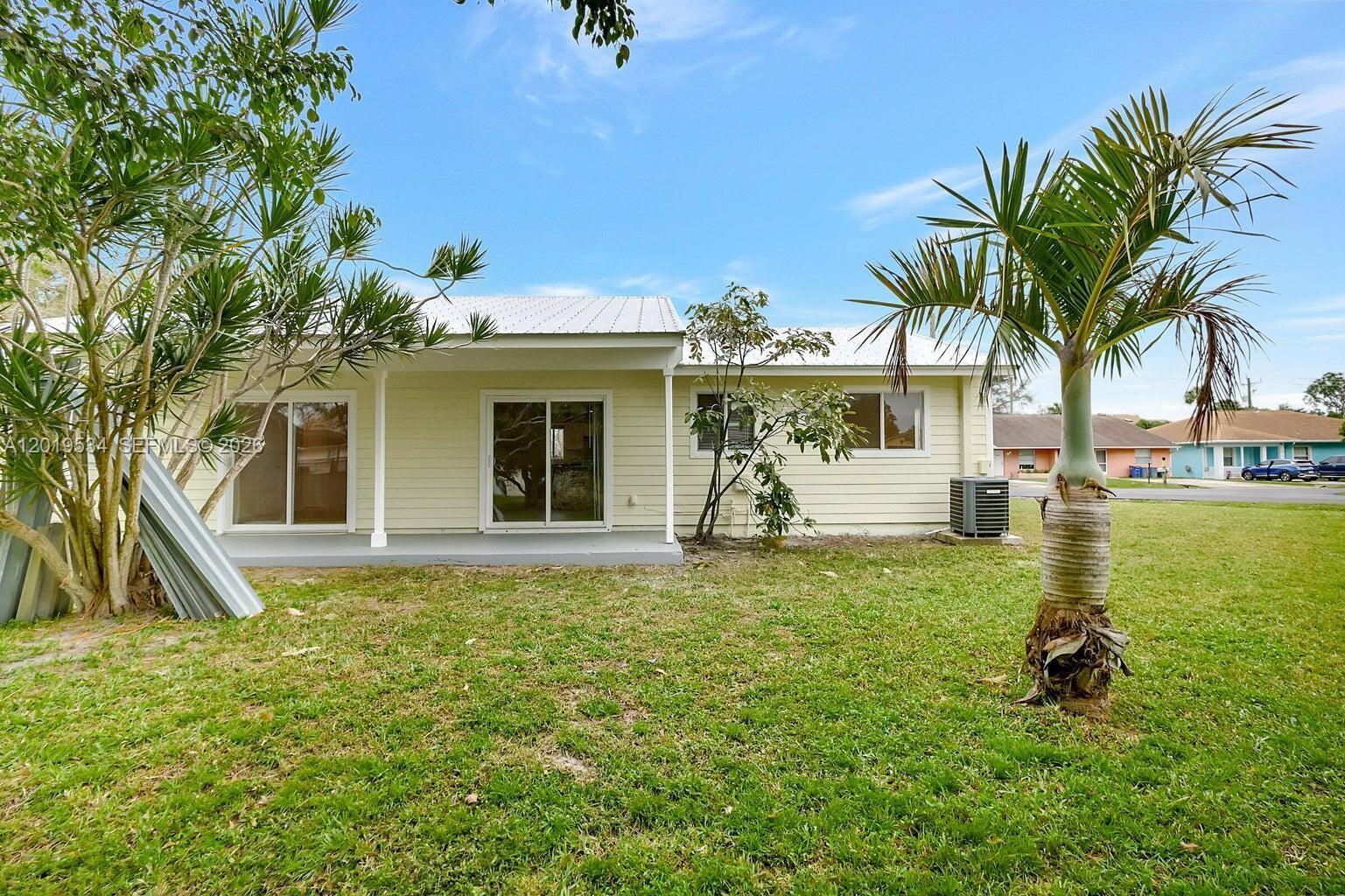 4667 Southeast Salvatori Road, Unit 4667 Stuart, FL 34997 - Photo 7 of 29