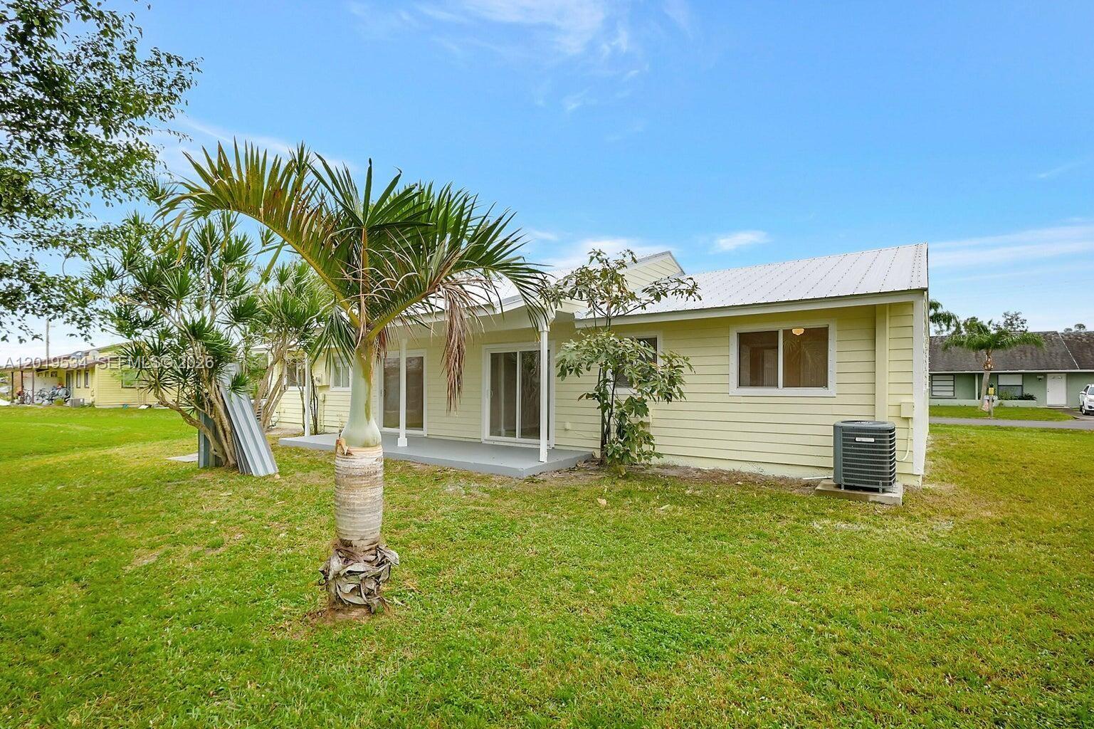 4667 Southeast Salvatori Road, Unit 4667 Stuart, FL 34997 - Photo 8 of 29
