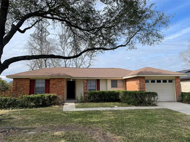 $2,100 | 505 Landing Boulevard, League City, TX 77573