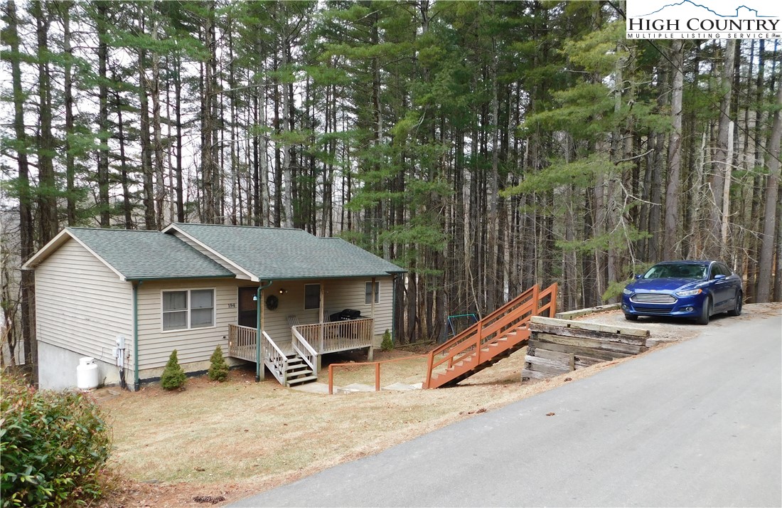 194 Charles Street Boone, NC 28607 - Photo 3 of 36 Gallery Image 3
