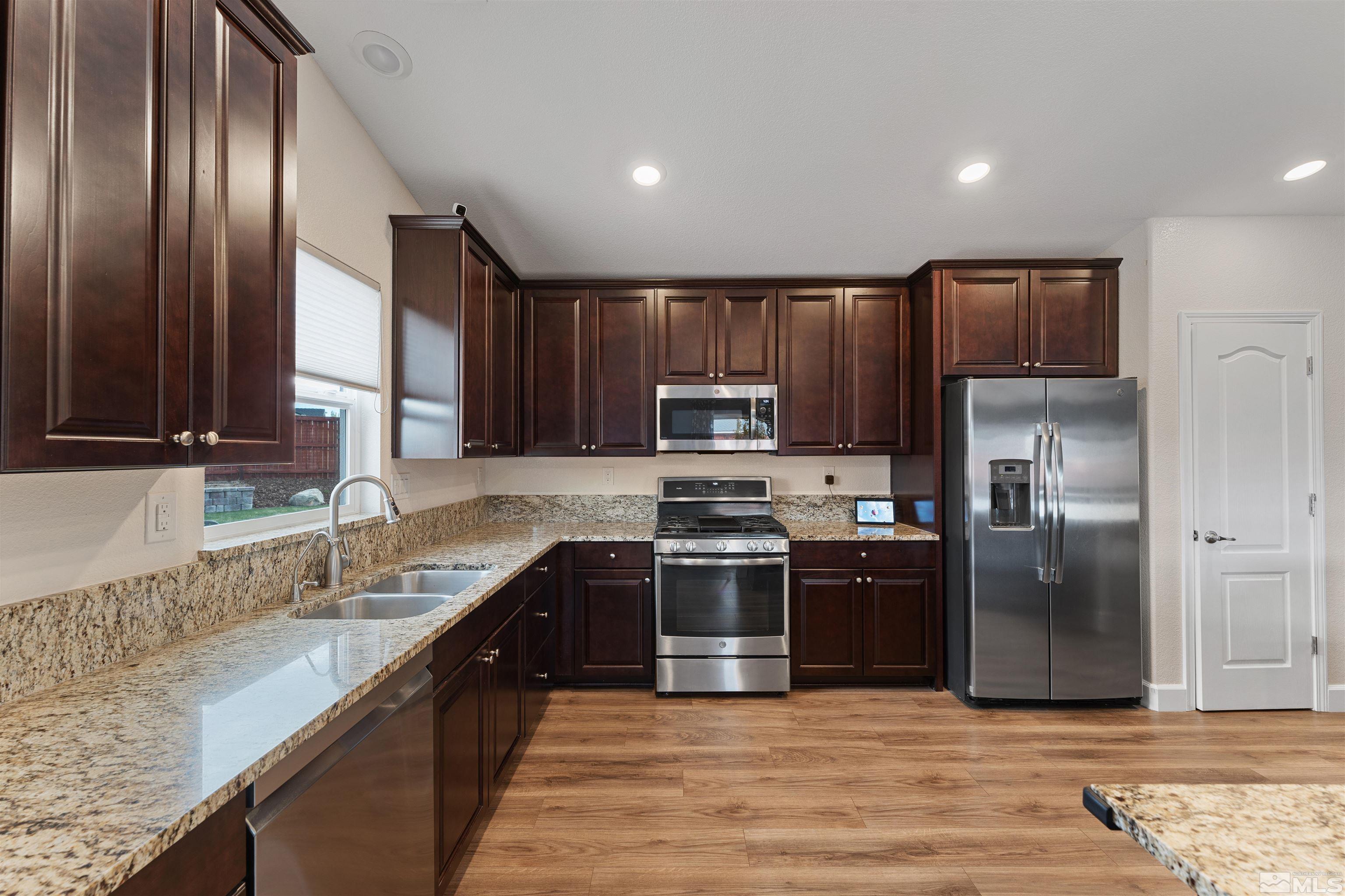 7210 Souverain Lane Reno, NV 89506 - Photo 11 of 38 Photo 11