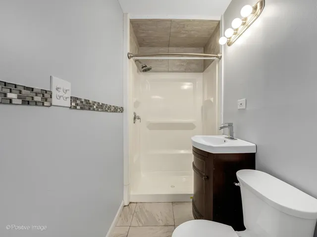 $389,000 | 27 Hawthorne Lane, Streamwood, IL 60107