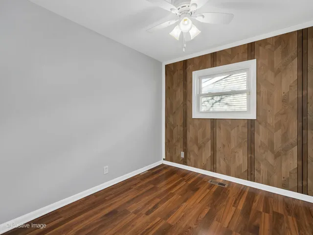 $389,000 | 27 Hawthorne Lane, Streamwood, IL 60107