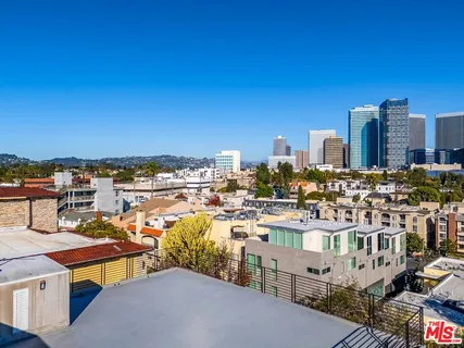 a picture of city view