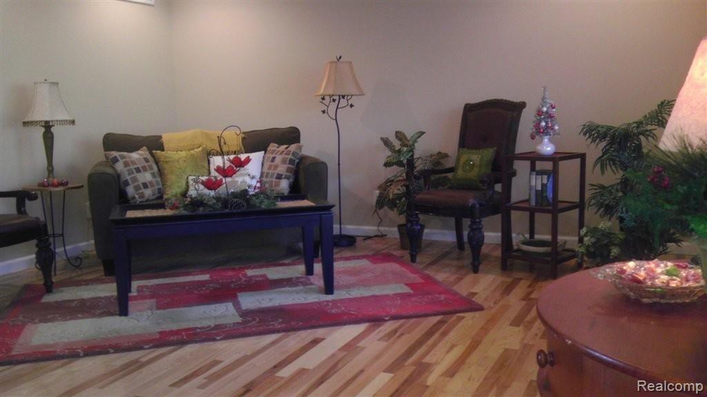 28365 Rollcrest Road Farmington, MI 48334 - Photo 7 of 25 IMAG0828.jpg