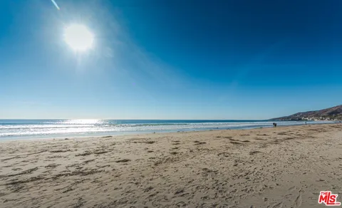 $16,850,000 | 30760 Broad Beach Road, Malibu, CA 90265