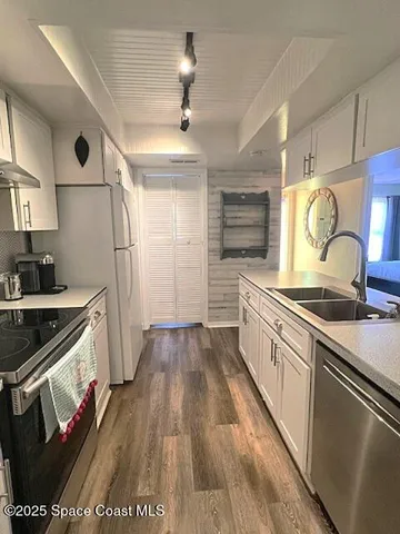 a close view of washer and dryer