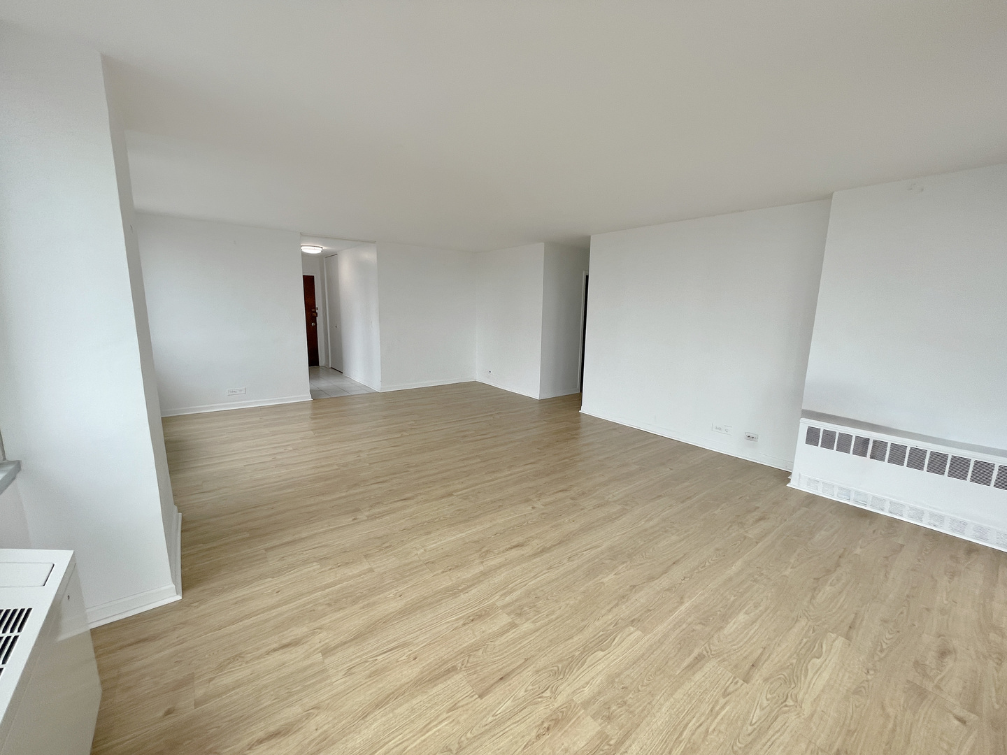 5601 North Sheridan Road, Unit 14E Chicago, IL 60660 - Photo 5 of 16 Gallery Image 5