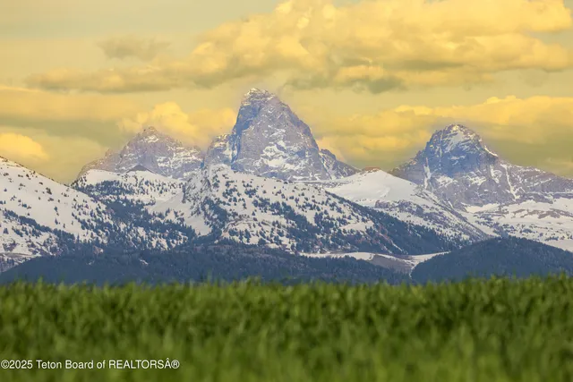 $6,350,000 | Tbd West 7000 North, Tetonia, ID 83452