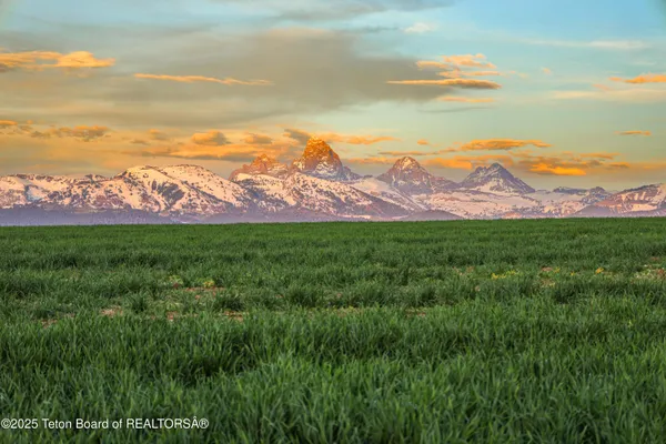 $6,350,000 | Tbd West 7000 North, Tetonia, ID 83452