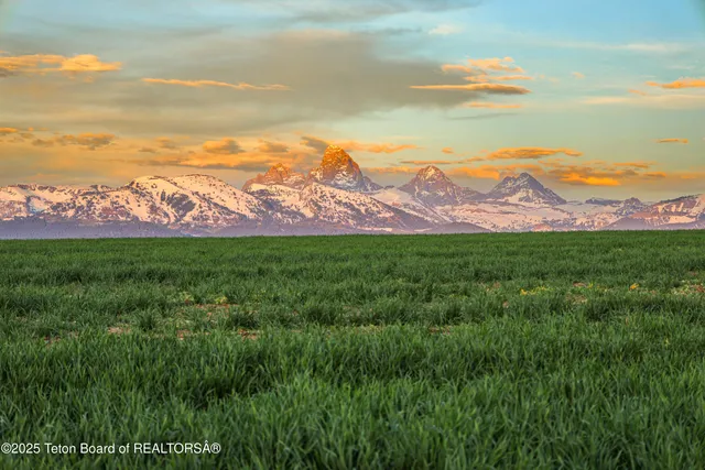 $6,350,000 | Tbd West 7000 North, Tetonia, ID 83452