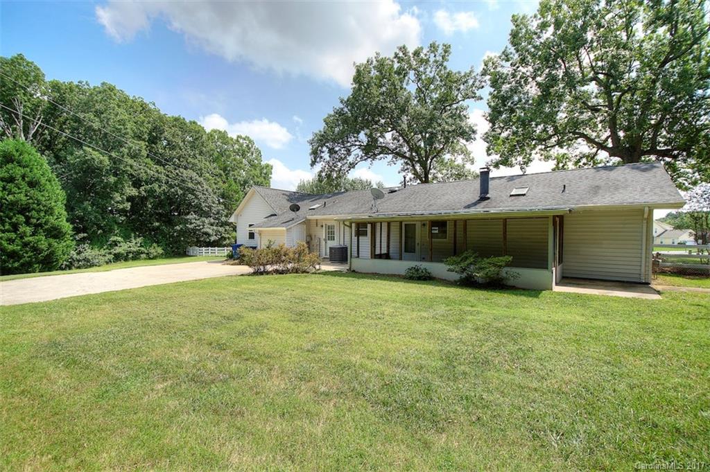 14609 Phillips Road Matthews, NC 28105 - Photo 4 of 24 Gallery Image 4