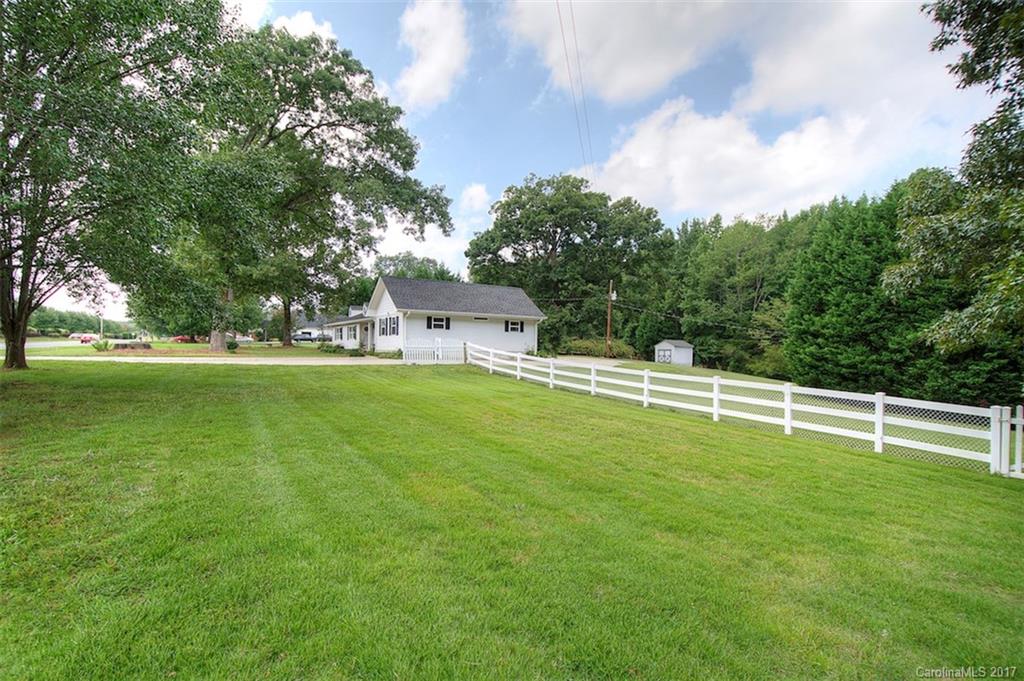 14609 Phillips Road Matthews, NC 28105 - Photo 6 of 24 Gallery Image 6
