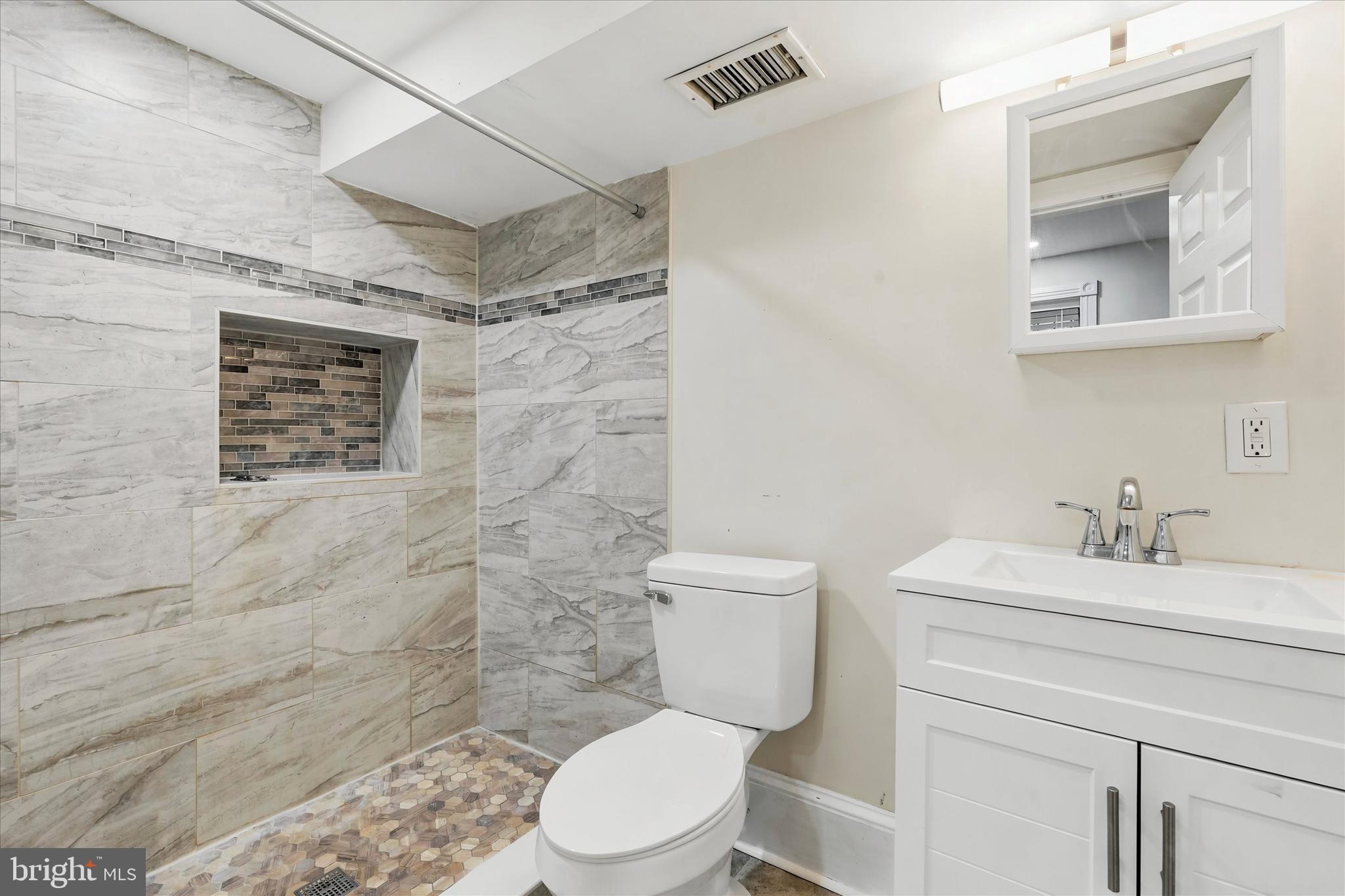 244 South 8th Street, Unit R Philadelphia, PA 19107 - Photo 10 of 15