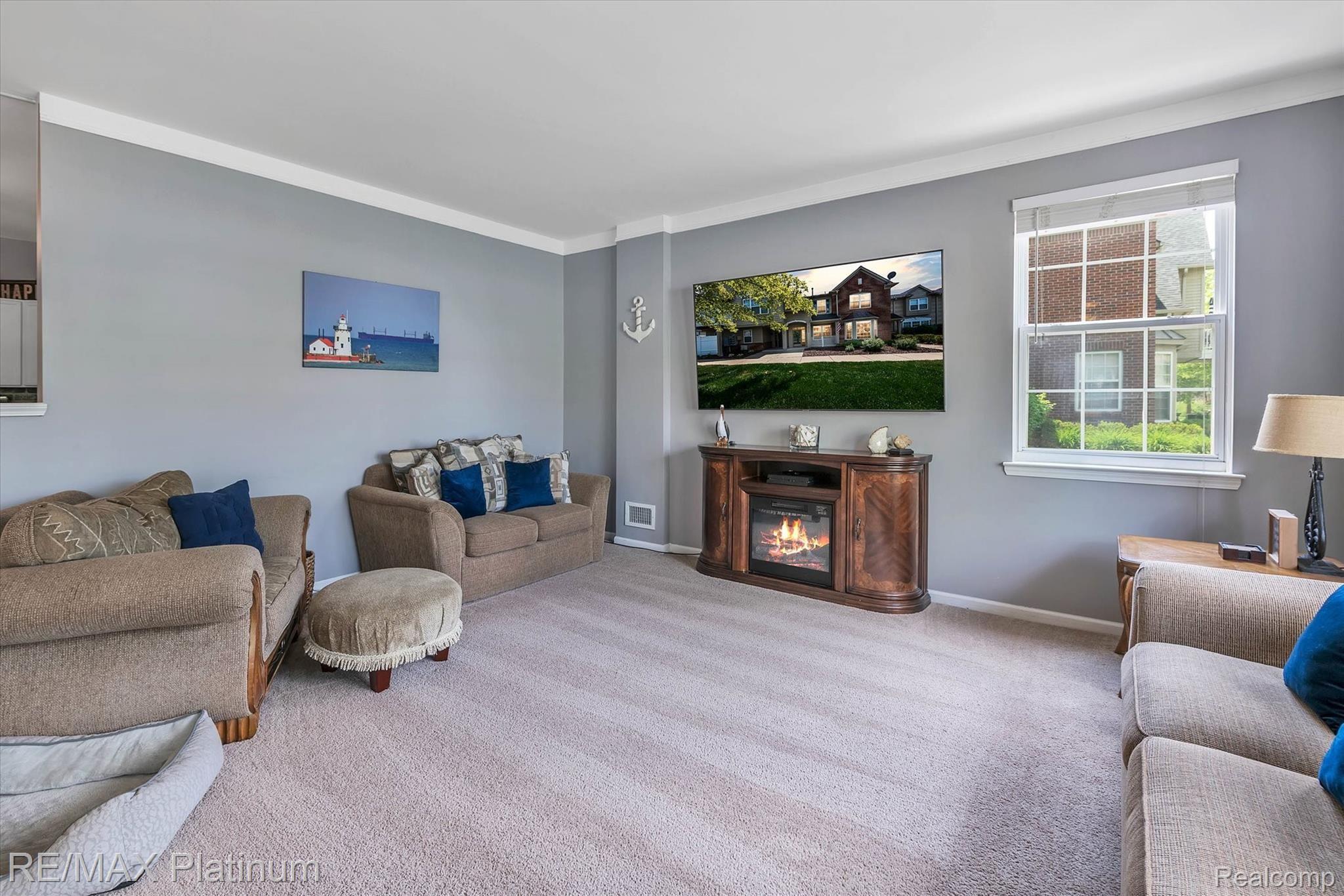 Spacious Family Room