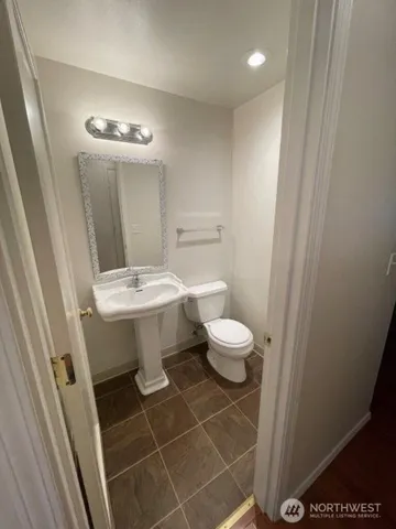 $1,700 | 5701 200th Street Southwest, Unit 4, Lynnwood, WA 98036