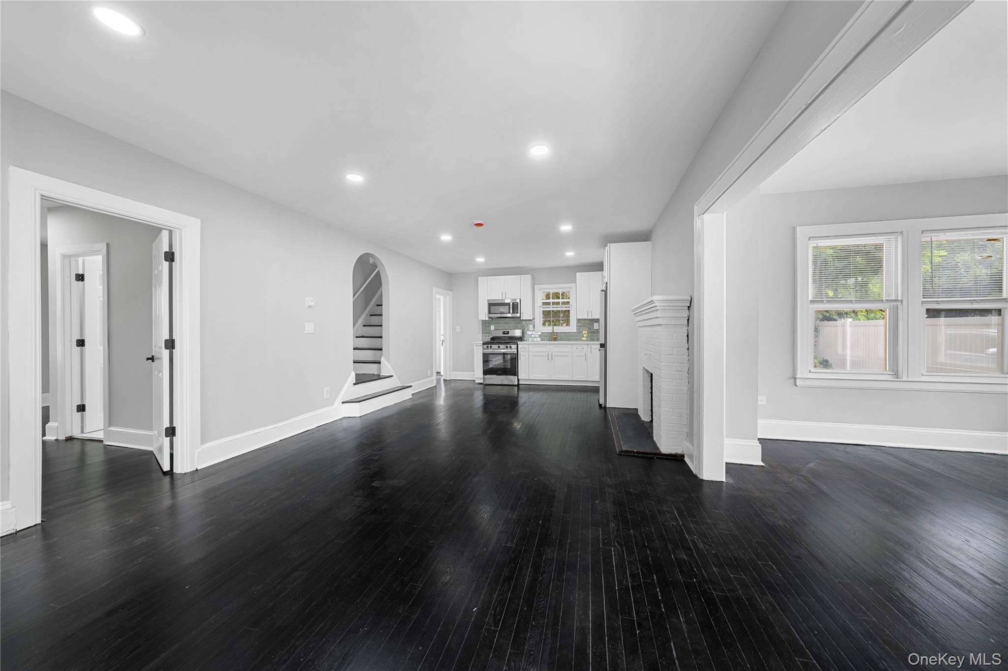 116 Meadowbrook Road Hempstead, NY 11550 - Photo 7 of 32