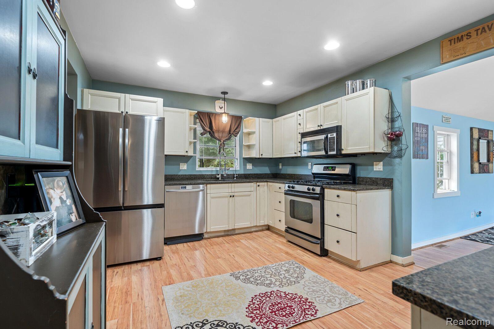 15475 Schultz Road Allenton, MI 48002 - Photo 12 of 41 Gallery Image 12