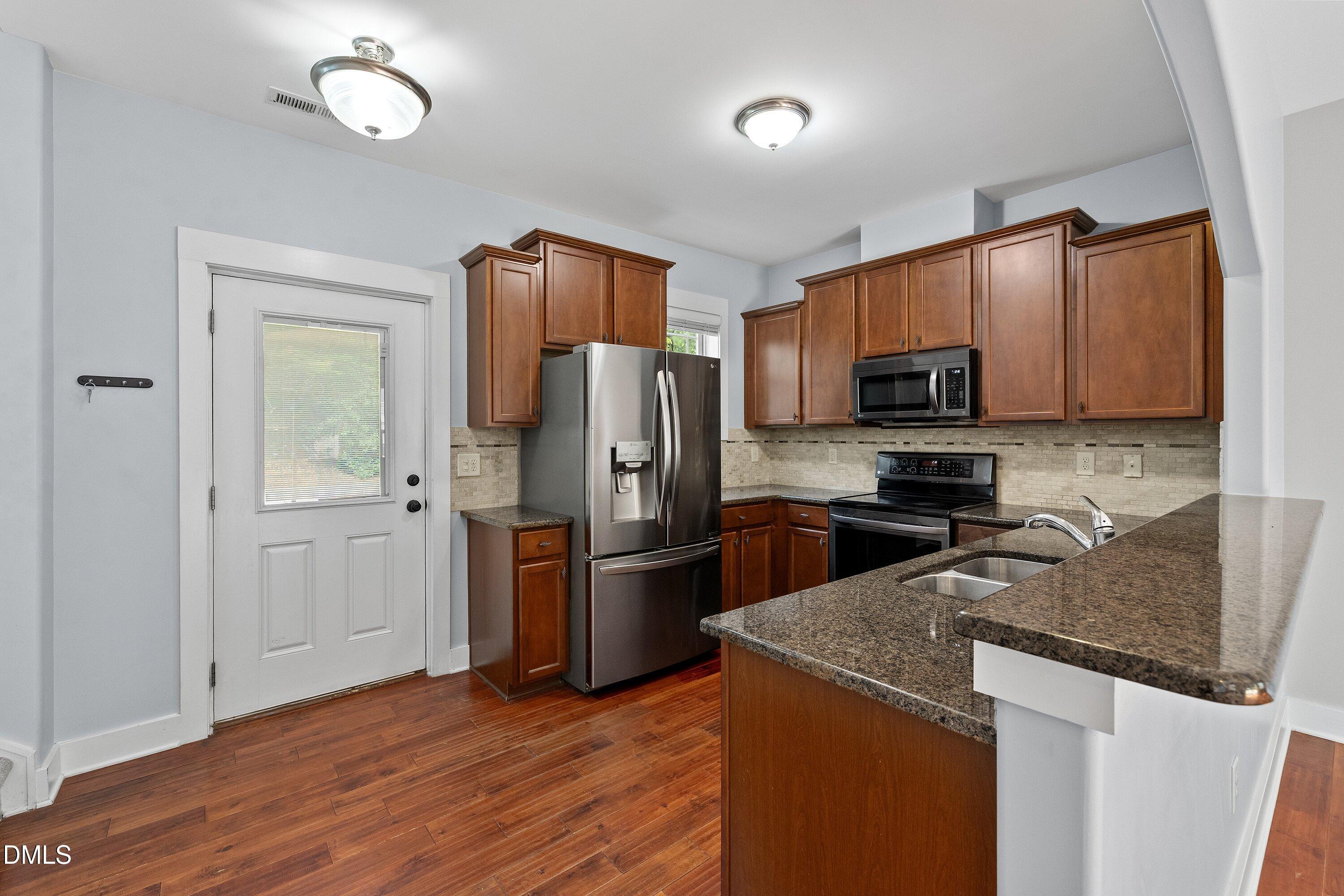 11-3829 Glenhaven Road_5140