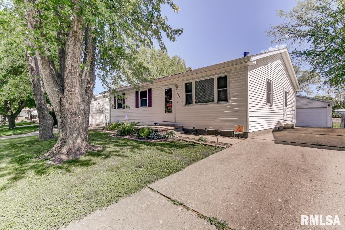 2820 East Black Avenue Springfield, IL 62702 - Photo 2 of 24