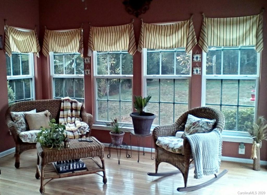 7942 Harbor Ridge Court Denver, NC 28037 - Photo 4 of 23 Gallery Image 4