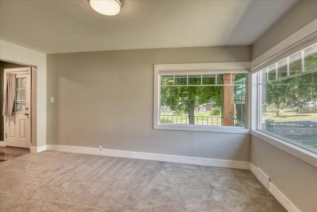 $272,500 | 128 College Street, Tekoa, WA 99033