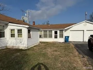 $88,000 | 107 East Moro Drive, Moro, IL 62067