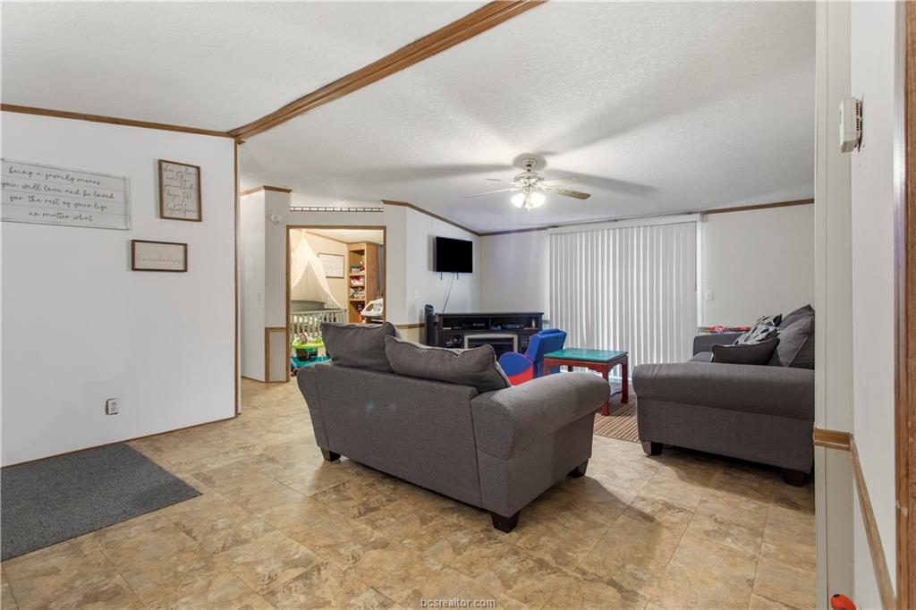 5846 Thousand Oaks Road College Station, TX 77845 - Photo 13 of 25