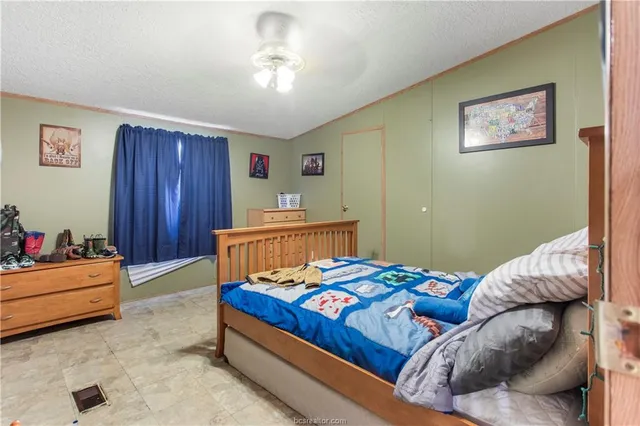 $425,000 | 5846 Thousand Oaks Road, College Station, TX 77845