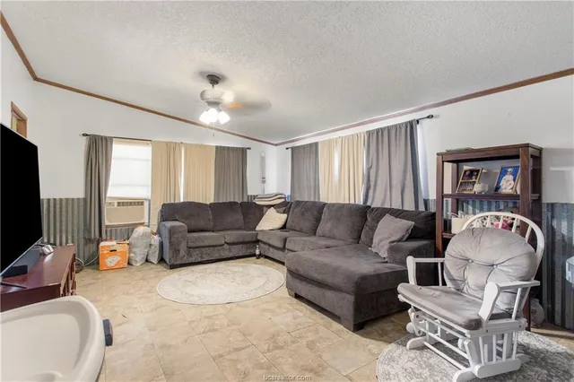 $425,000 | 5846 Thousand Oaks Road, College Station, TX 77845