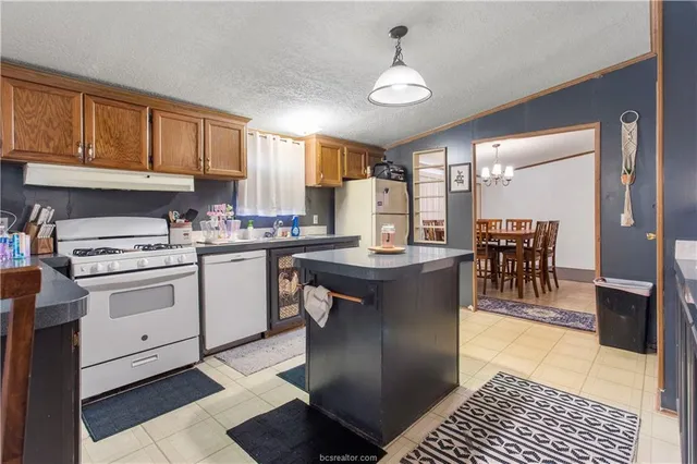 $425,000 | 5846 Thousand Oaks Road, College Station, TX 77845