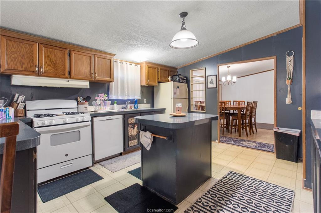 5846 Thousand Oaks Road College Station, TX 77845 - Photo 10 of 25