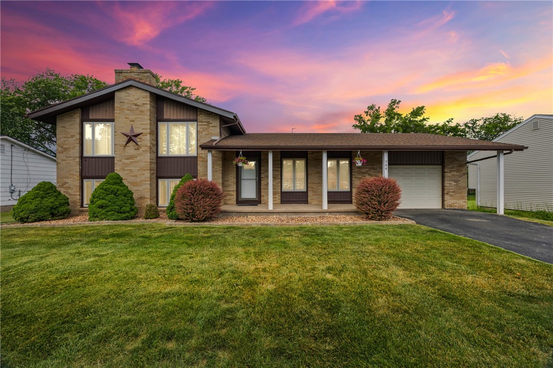 744 English Road Greece, NY 14616 - Photo 2 of 36
