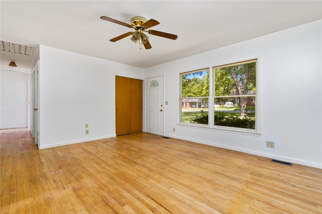 109 Greenfield Avenue Pendleton, SC 29670 - Photo 6 of 27