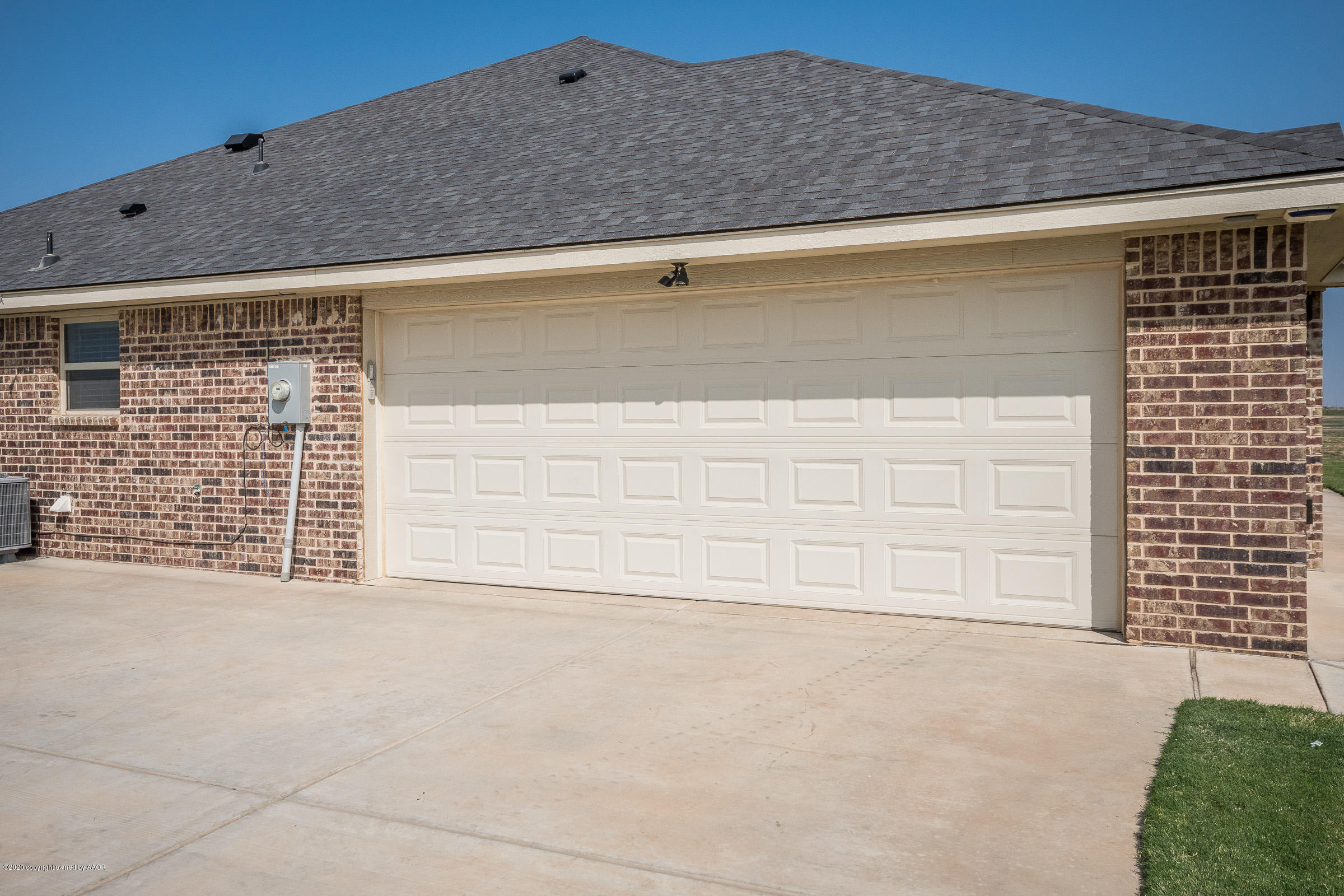 6680 Arnot Road Amarillo, TX 79119 - Photo 30 of 30 Garage