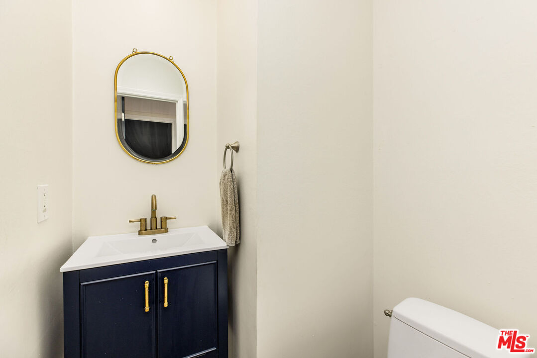 8025 Redlands Street, Unit 13 Playa del Rey, CA 90293 - Photo 16 of 43