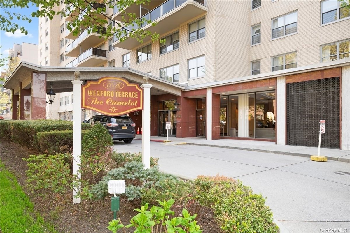 17520 Wexford Terrace, Unit 8D Compass