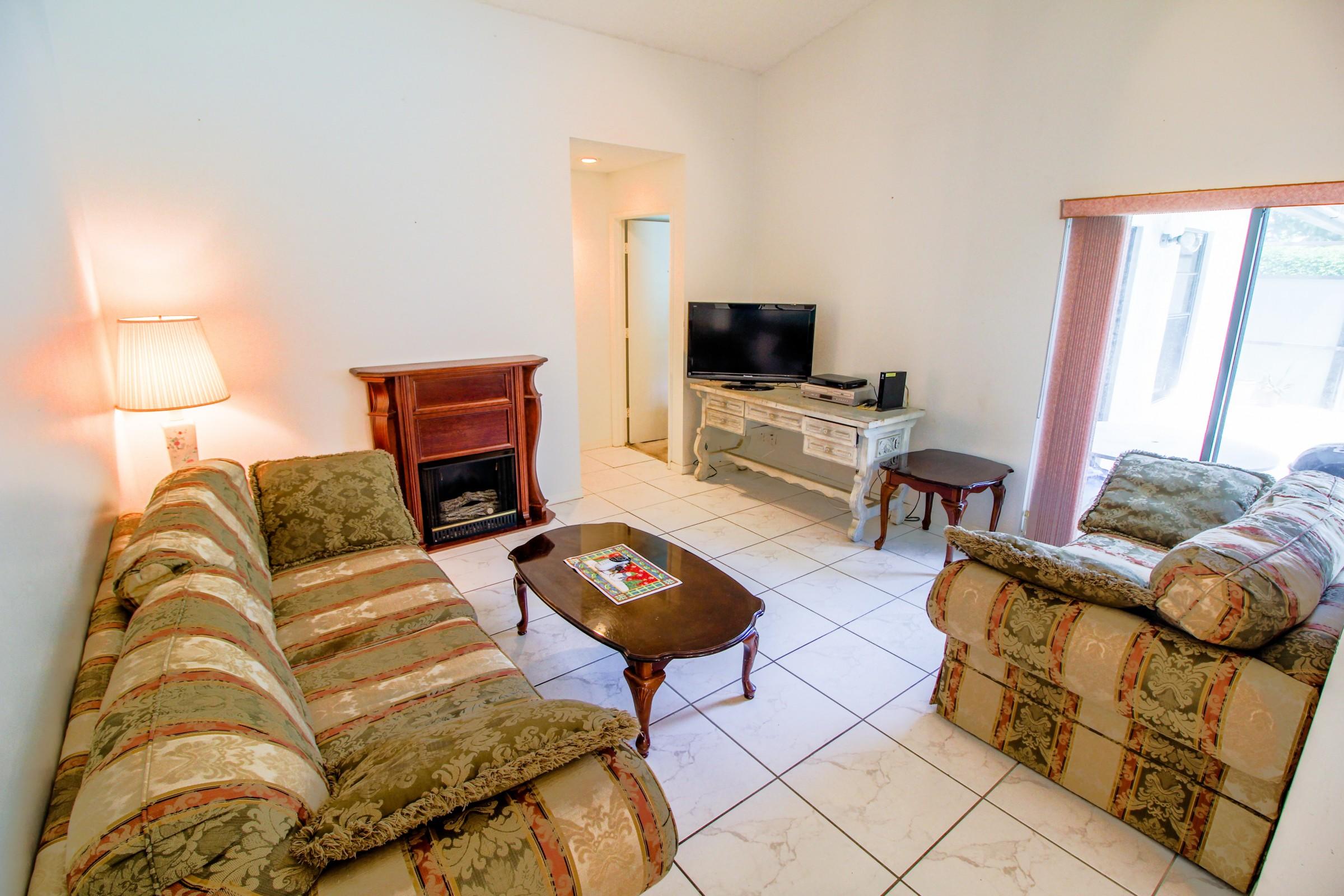 21290 Summertrace Circle Boca Raton, FL 33428 - Photo 2 of 21 Living room