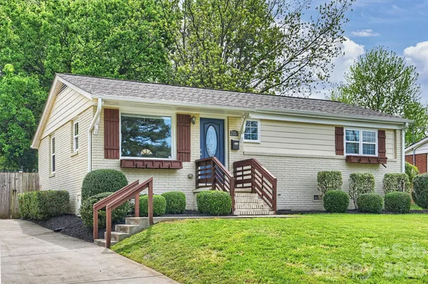 $450,000 | 2314 Crestview Drive, Charlotte, NC 28216