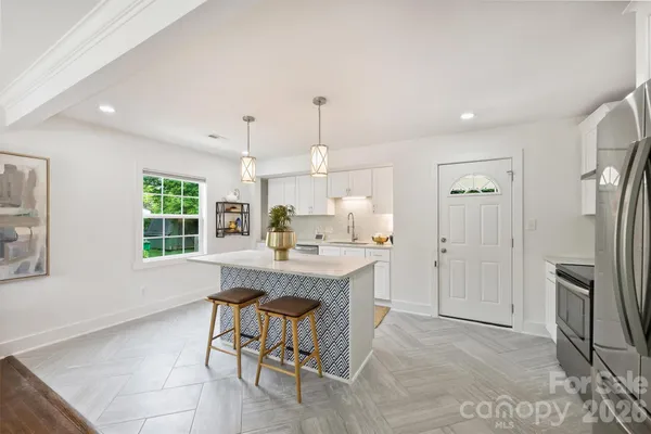 $450,000 | 2314 Crestview Drive, Charlotte, NC 28216