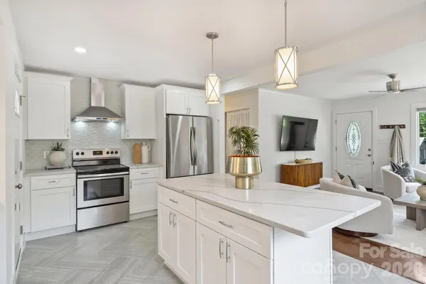 $450,000 | 2314 Crestview Drive, Charlotte, NC 28216